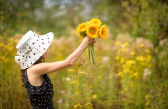 Look Up Child - Johanna Froese Photography (Pearl Allard holding up sunflowers) Look Up Sometimes